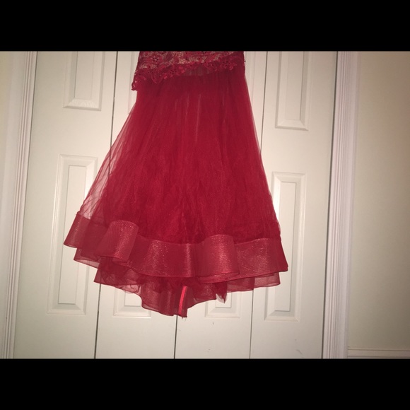 Red Evening Gown/Prom Dress - Picture 3 of 3